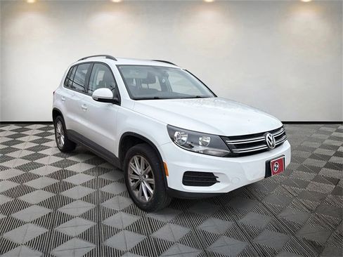 Used 2017 Volkswagen Tiguan S image 3