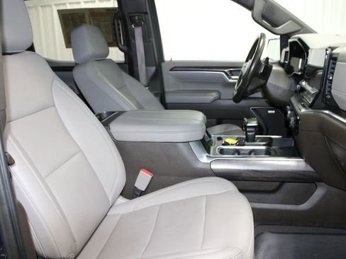 Used 2023 Chevrolet Silverado 1500 LTZ AWD/4WD image 33