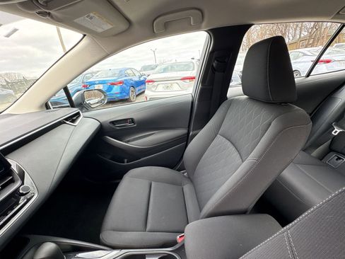 Used 2025 Toyota Corolla LE FWD image 16
