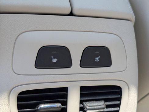 Used 2023 Buick Envision Avenir AWD/4WD image 17