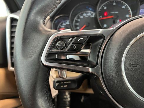 Used 2015 Porsche Cayenne Diesel AWD/4WD image 24