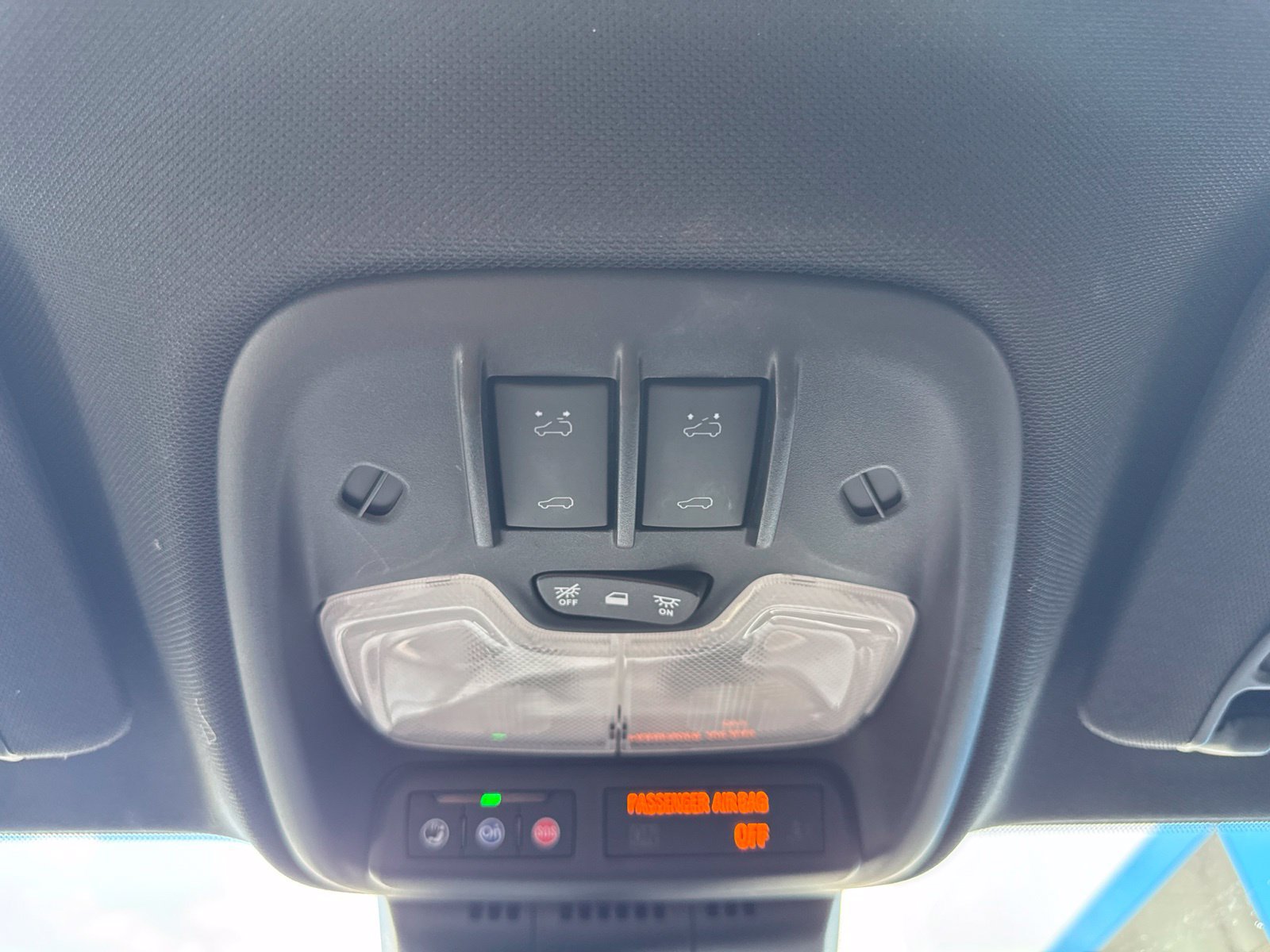 Used 2024 Chevrolet Colorado ZR2 w/ Safety Package AWD/4WD image 31