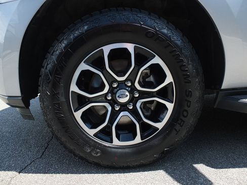 Used 2024 Ford Expedition Max XLT AWD/4WD image 9