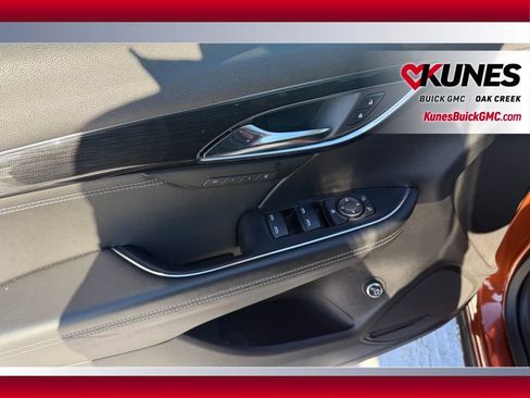 Used 2021 Buick Envision Essence image 8