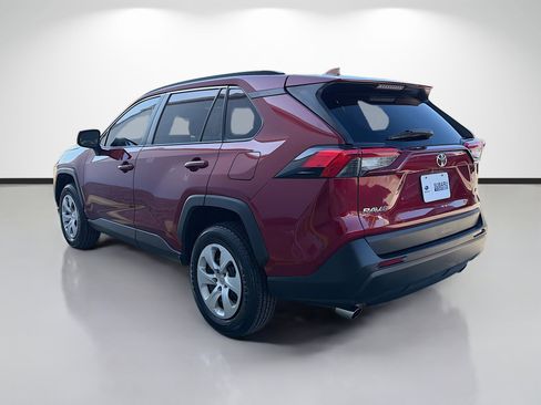 Used 2020 Toyota RAV4 LE image 5