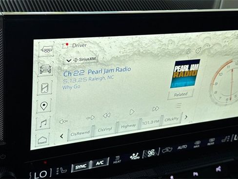 Used 2024 GMC Hummer EV 2X w/ Extreme Off-Road Package image 17