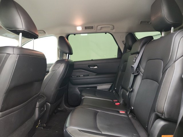 Used 2024 Nissan Pathfinder SL FWD image 24
