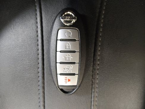 Used 2018 Nissan Rogue SV FWD image 32