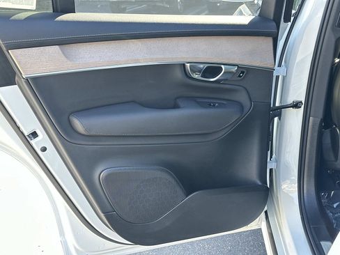 Certified 2025 Volvo XC90 B6 Plus w/ Protection Package Premier image 20