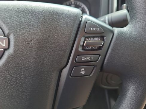 Certified 2025 Nissan Frontier SV image 22