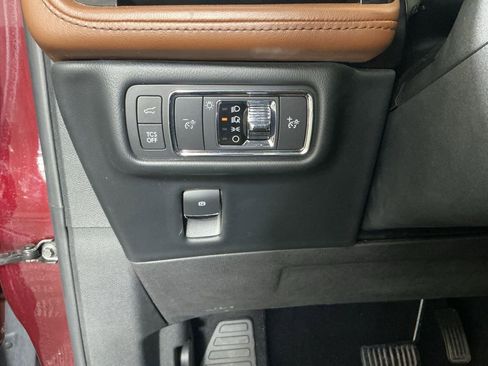 Used 2022 Lincoln Nautilus Reserve w/ Equipment Group 201A image 18