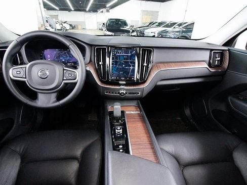 Used 2022 Volvo XC60 T8 Inscription Expression image 6