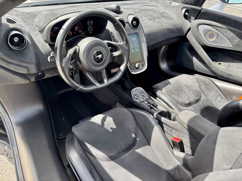 Used 2020 McLaren 600LT Spider RWD image 21