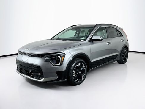 Used 2023 Kia Niro Wind FWD image 3