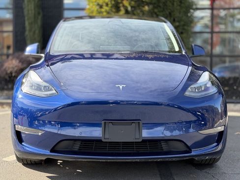 Used 2022 Tesla Model Y Performance image 3