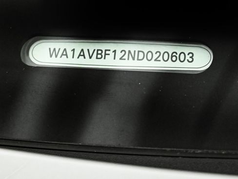 Used 2022 Audi Q8 Premium image 26