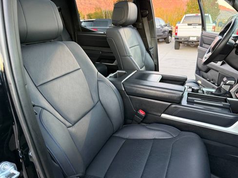Used 2025 Toyota Tundra Platinum image 31
