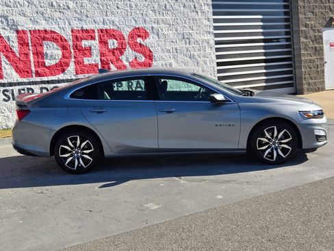 Used 2025 Chevrolet Malibu RS image 8