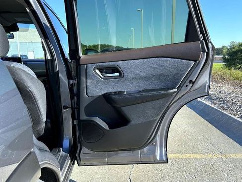 Certified 2023 Nissan Rogue SV AWD/4WD image 17