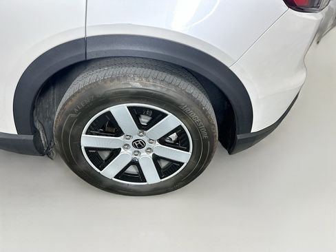 Used 2024 Honda Prologue EX image 11