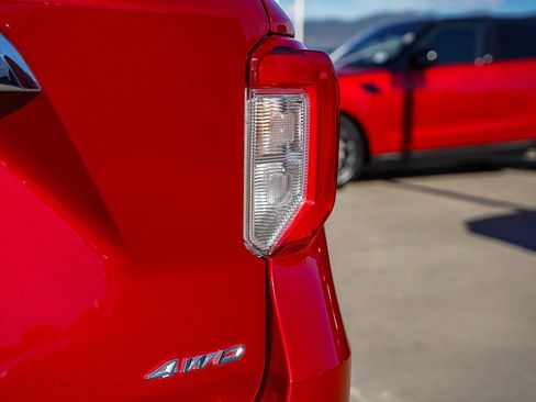 Used 2023 Ford Explorer Limited image 10