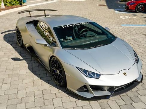 Used 2020 Lamborghini Huracan EVO image 36