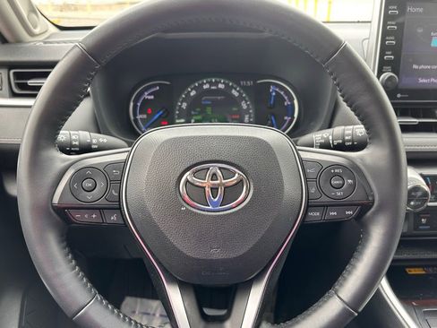 Used 2022 Toyota RAV4 Limited AWD/4WD image 21