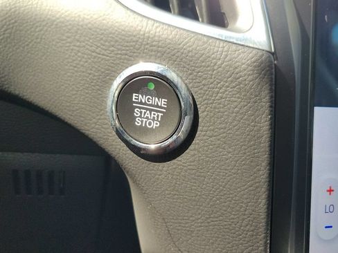 Used 2022 Ford Edge Titanium AWD/4WD image 23