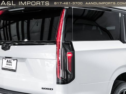 Used 2024 Cadillac Escalade ESV Premium Luxury w/ Performance Package AWD/4WD image 36