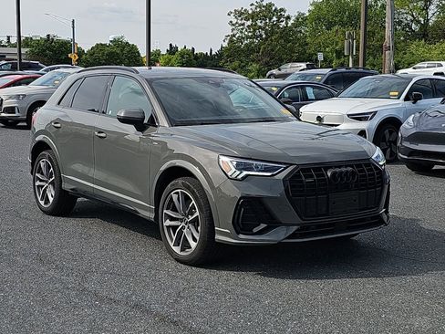 Used 2025 Audi Q3 2.0T Premium w/ Convenience Package AWD/4WD image 1