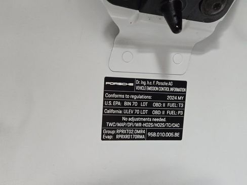 Used 2024 Porsche Macan image 28