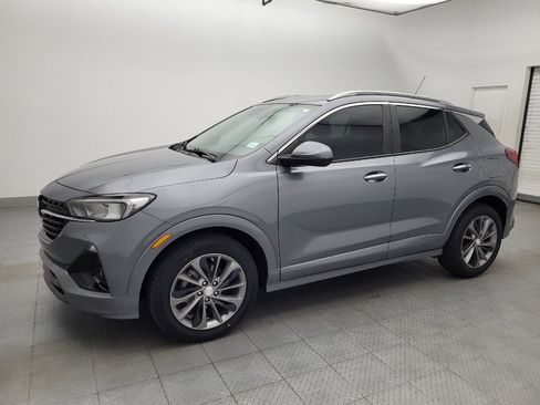 Used 2022 Buick Encore GX Select w/ Sport Touring Package FWD image 2