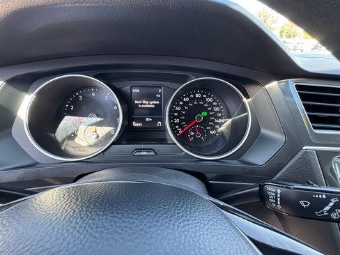 Used 2020 Volkswagen Tiguan S image 16