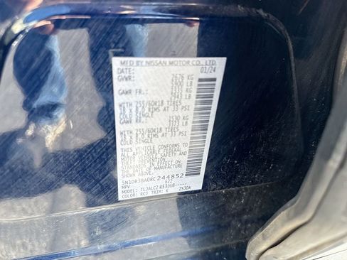 Used 2024 Nissan Pathfinder SV image 28