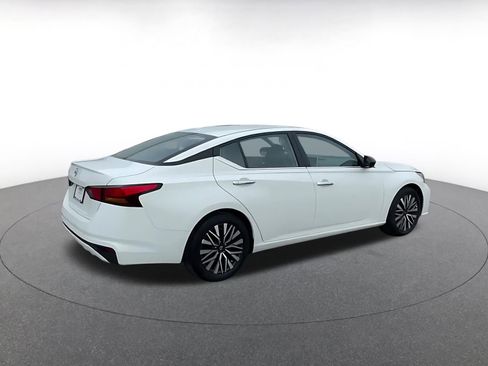 Used 2025 Nissan Altima 2.5 SV image 15