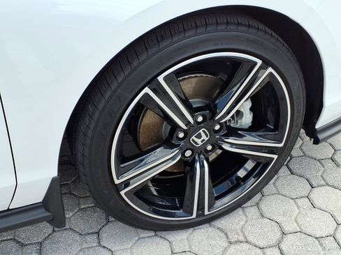 Used 2025 Honda Accord Sport image 18