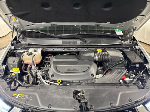 Used 2023 Chrysler Pacifica Touring-L FWD image 30