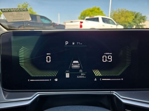 Certified 2025 Kia Sorento EX w/ Panoramic Sunroof Package FWD image 32