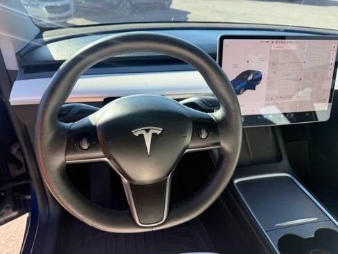 Used 2021 Tesla Model Y Long Range image 11
