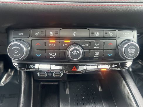 Used 2025 Dodge Durango GT image 59