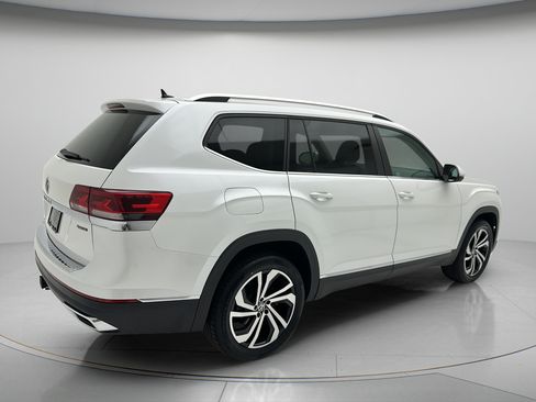 Used 2023 Volkswagen Atlas SEL AWD/4WD image 3