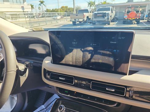 Certified 2023 Lincoln Nautilus Standard w/ Premium Package image 29