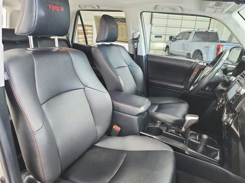 Used 2019 Toyota 4Runner TRD Off-Road Premium AWD/4WD image 38