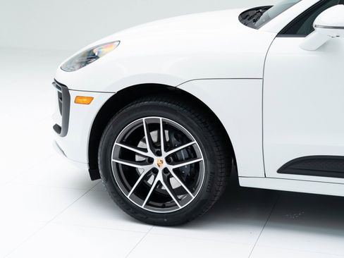 Used 2022 Porsche Macan image 11