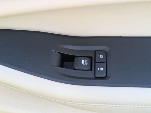 Certified 2024 Jeep Grand Cherokee L Limited w/ Luxury Tech Group II image 39