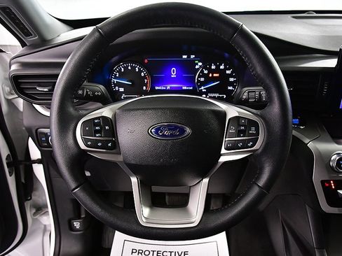 Used 2024 Ford Explorer XLT w/ Class IV Trailer Tow Package image 19