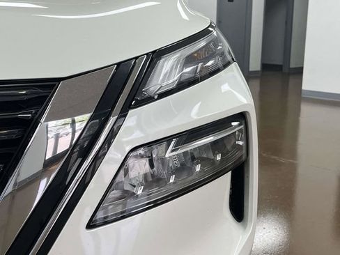 Used 2023 Nissan Rogue SV AWD/4WD image 11