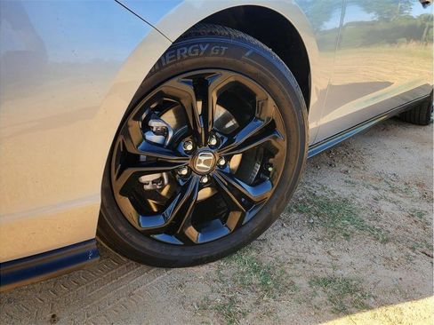 Used 2025 Honda Accord SE image 3