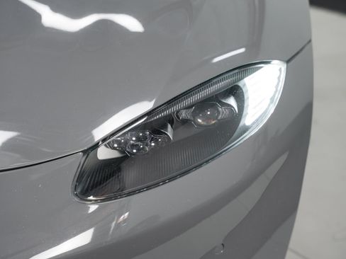 Used 2020 Aston Martin V8 Vantage AMR RWD image 14