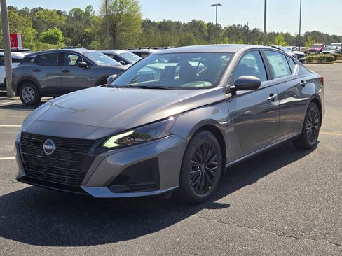 New 2026 Nissan Altima 2.5 SV w/ SV Special Edition Package FWD image 3
